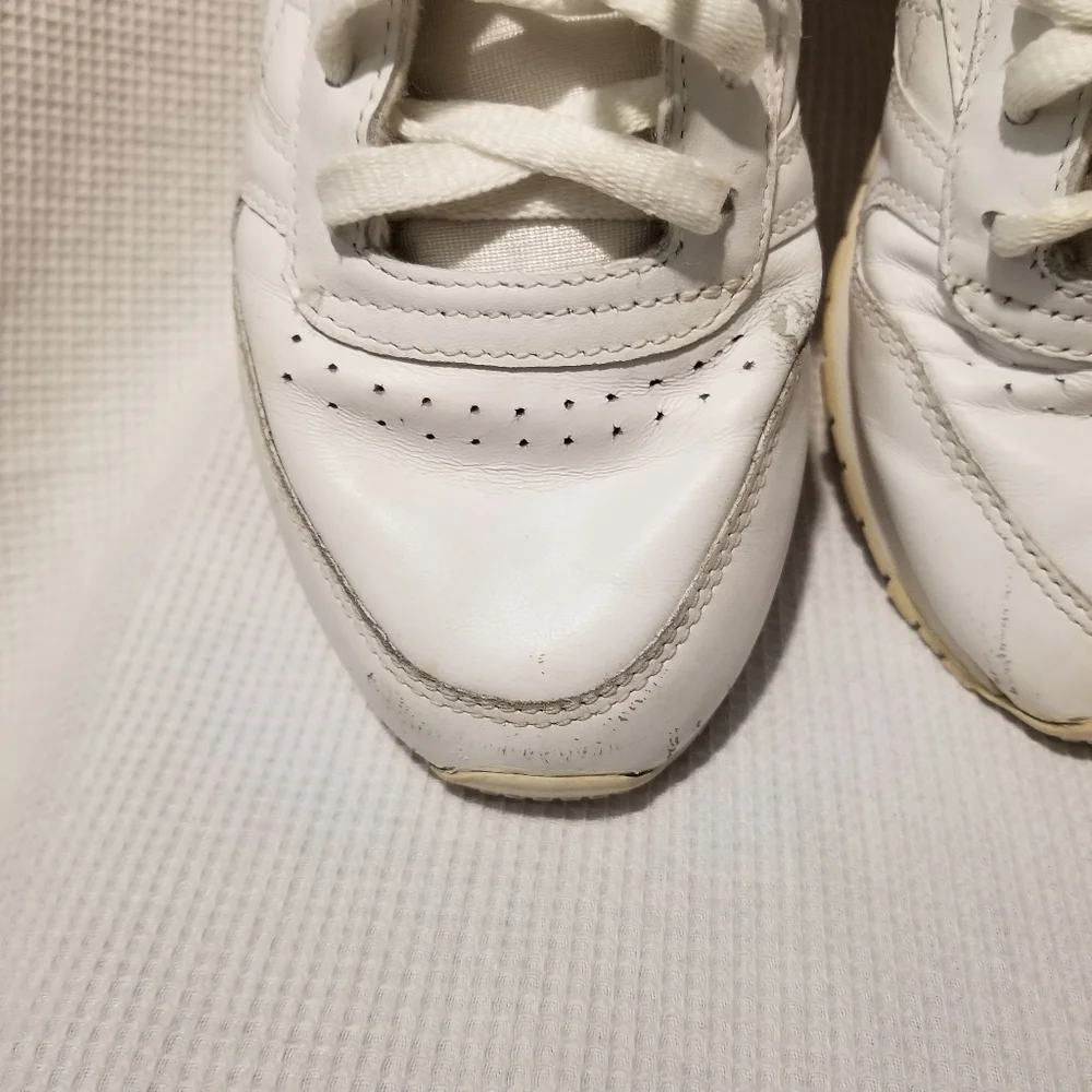 Classic Reebok - Picture 4 of 6